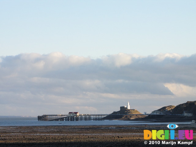 SX11936 Mumbles head pier and lighthouse